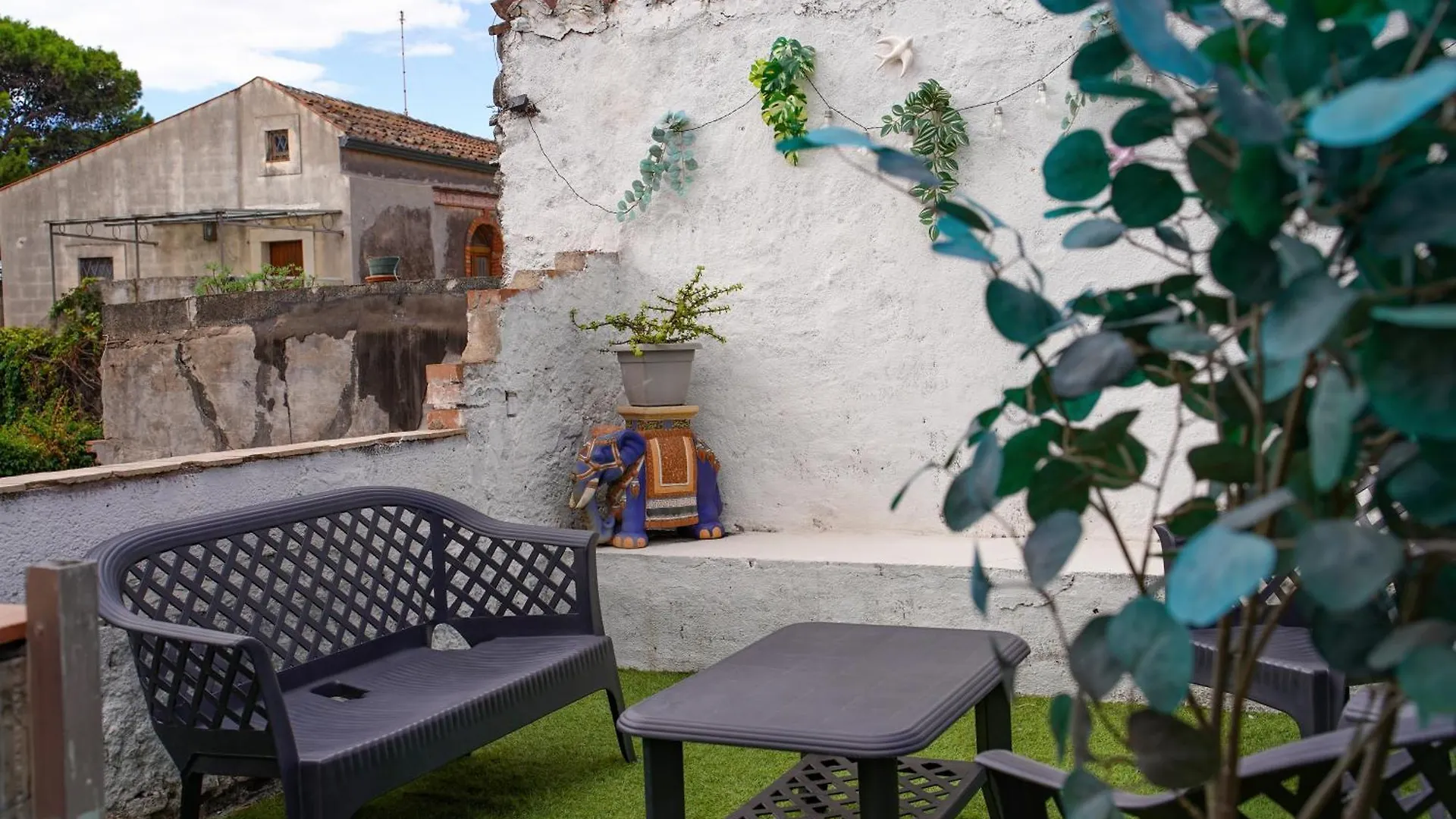Apartment R-Home Li Cuti Catania Italy