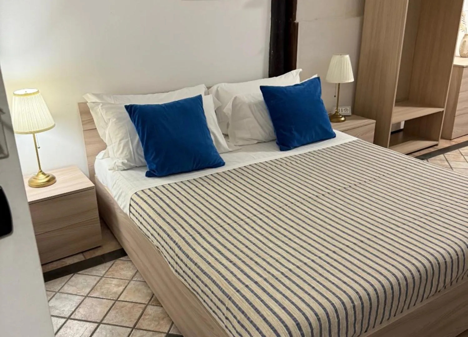 R-Home Li Cuti Catania Apartment